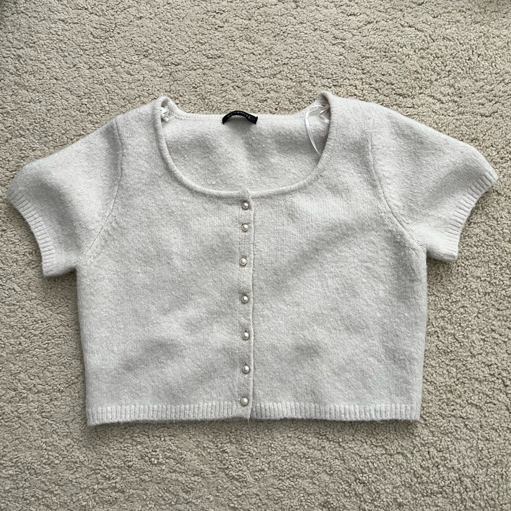Off-white crop knit
